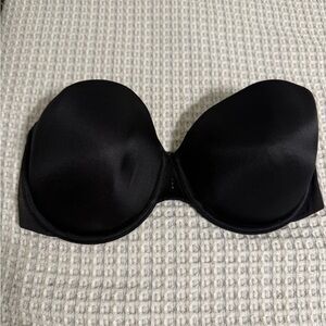 VS Elegant Black Strapless Bra